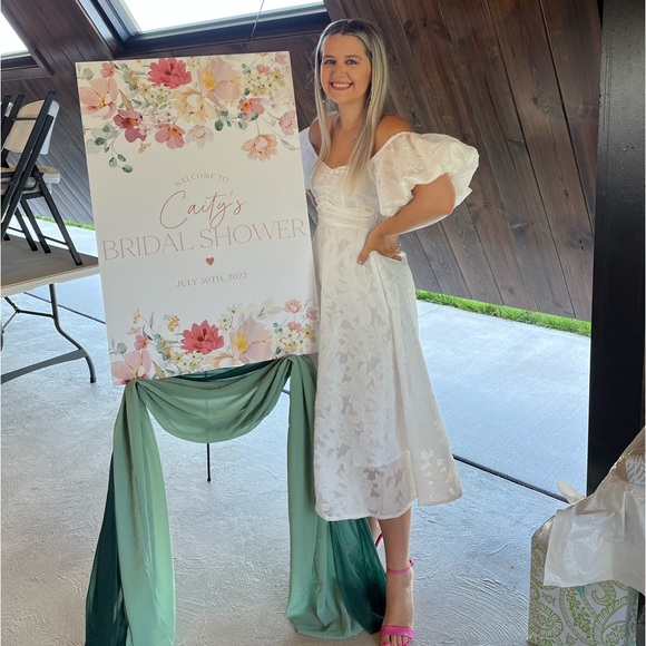 Beautiful White midi Dress - Picture 2 of 5